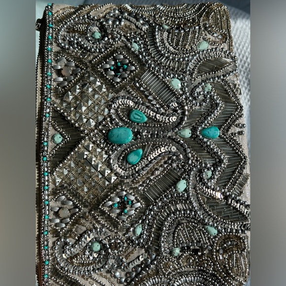NWT Beautiful beaded evening clutch / wristlet in silver & turquoise - Picture 3 of 13
